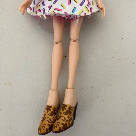 2015 MGA Bratz Fashion Action Figure Doll Sweet Sweet Style Cloe 10 inches - Picture 3 of 9